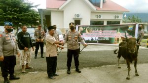 Satu Sapi Qurban Disumbangkan Polres Bitung untuk Umat Muslim di Batuputih