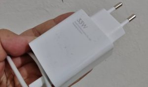 Cara Rahasia Mengatasi Charger HP Basah Terkena Air
