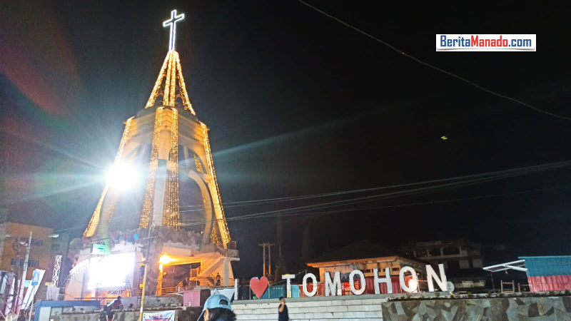 Menara Alfa Omega Tampak 'Cantik' Pada Malam Hari