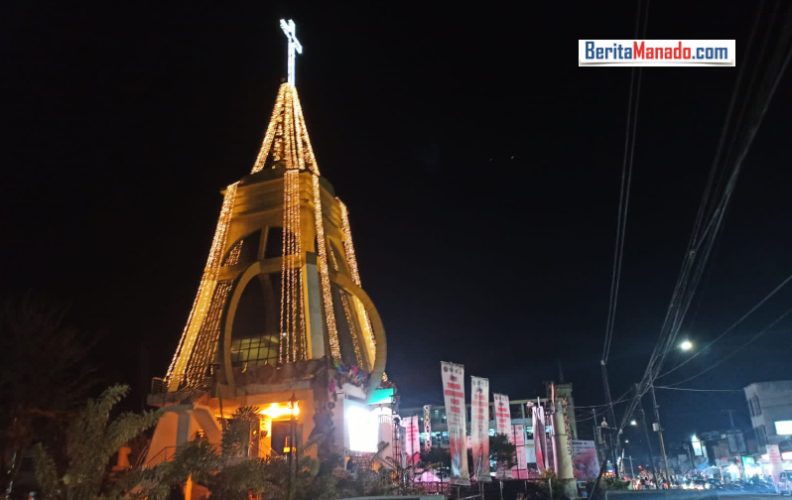 Menara Alfa Omega Tampak 'Cantik' Pada Malam Hari 10 Menara Alfa Omega Tampak 'Cantik' Pada Malam Hari