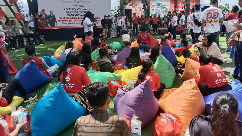 Kehangatan Steven Kandouw bersama Ratusan Anak di Puncak HAN