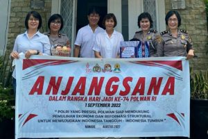 Jelang Hari Jadi ke-74, Polwan Polda Sulut Sambangi Sesepuh Polwan dan Personel yang Sakit