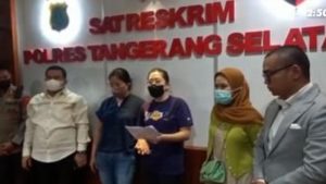 Ibu Pencuri Coklat di Alfamart Menangis Histeris dan Minta Maaf