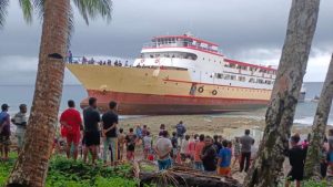 KM Glory Mary Tabrak Karang dan  Kandas di Tanjung Saliran, Penumpang dan Awak Selamat