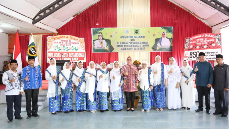 Tatong Bara Buka Rakerda Ke-III dan Pemilihan Pengurus BKMT Periode 2022-2017