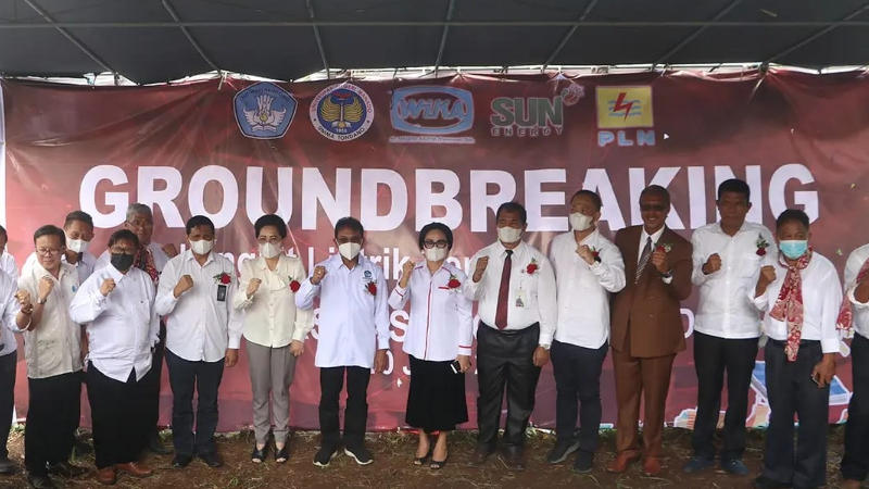 Sambut Era Energi Hijau, PLN Dukung Pembangunan PLTS Universitas Negeri Manado