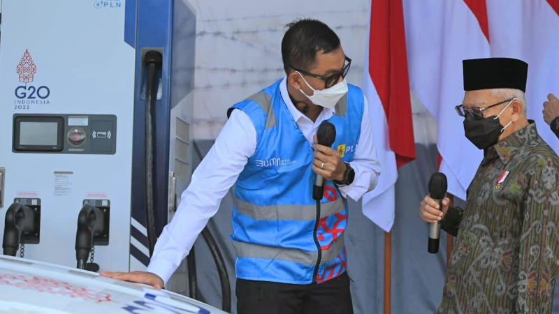 Wapres Ma'ruf Amin Tinjau Kesiapan SPKLU PLN untuk Puncak Presidensi G20