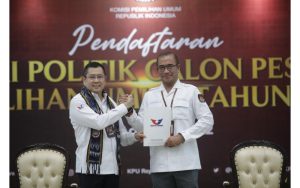 Resmi Daftar ke KPU, Hary Tanoesoedibjo Targetkan Partai Perindo Raih 60 Kursi DPR RI