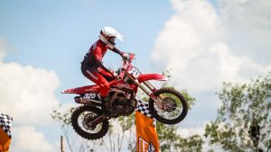 Dua Crosser Astra Honda Kuasai Podium IndoMX National Championship di Sulawesi Selatan