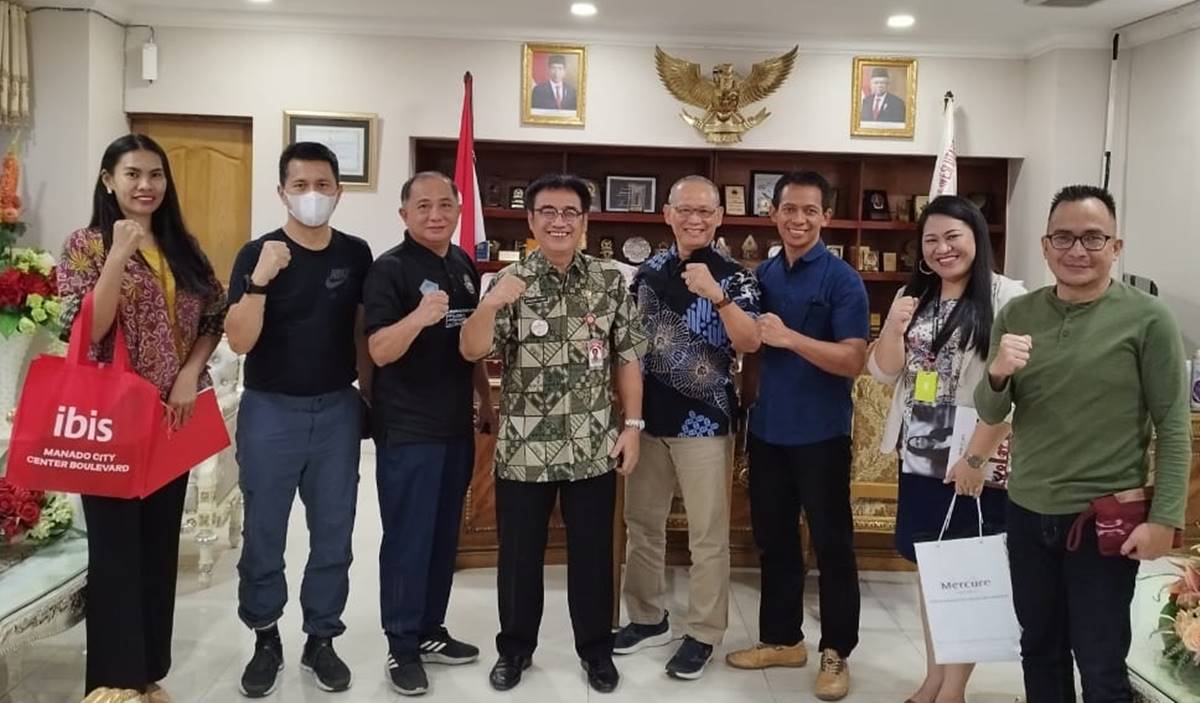 Bersama Penjabat Sekprov Sulut DR Hi Praseno Hadi dan Kadis Olahraga Provinsi Marcel Sendoh, Jumat (3/9/2022)