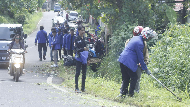 Politeknik Negeri Manado Mengabdi untuk Masyarakat Lewat Program PPM-M di Kompleks TPA Sumompo