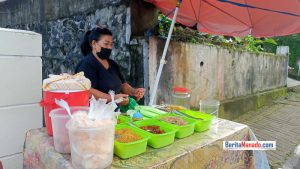 BBM Naik, Nasi Kuning Tante Youla Samson Tetap Rp 10 Ribu