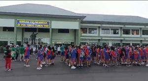 Ratusan Siswa, Guru dan Alumni SMA Katolik Karitas Tomohon Ikuti Jalan Sehat Bersama