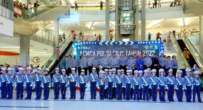 Ratusan Polisi Cilik "Serbu" Atrium Grand Kawanua Citywalk
