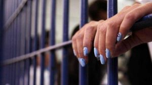 Waduh! Mama Muda di Manado Ditangkap Polisi Usai Kedapatan Bawa 200 Butir Obat Keras Ilegal