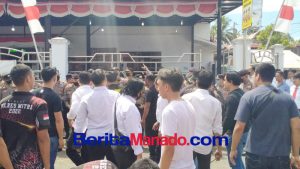 Polres Minahasa Tenggara Dikerumuni Massa, Ada Apa?