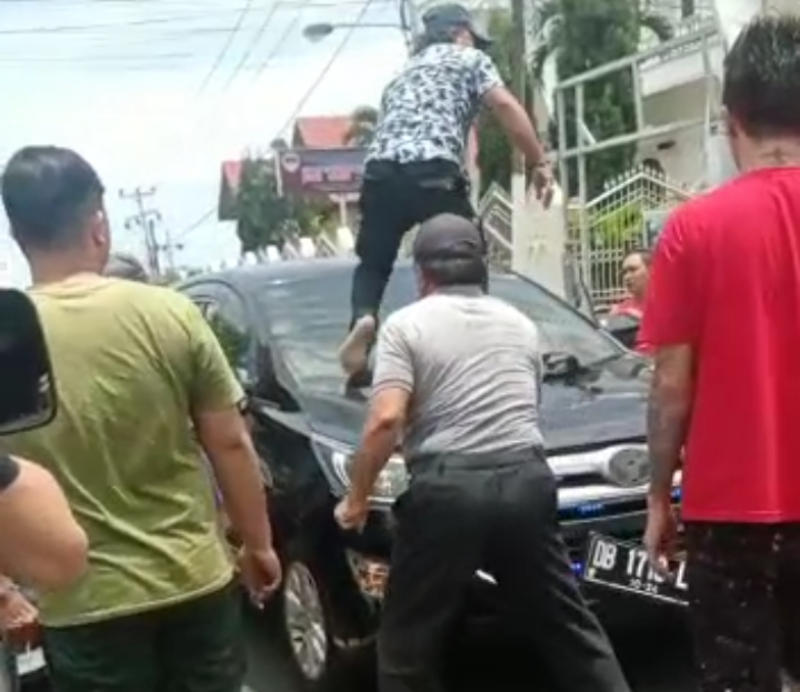 Viral Pengrusakan Kendaraan di Pineleng, Aksi Main Hakim Sendiri Oknum Warga Berbuntut Laporan Polisi