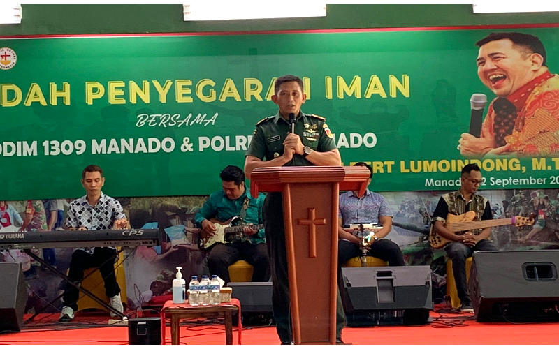 Pimpin Ibadah di Kodim 1309/Manado, Pdt Gilbert Lumoindong Berpesan Hadapi Kecewa dengan Mengampuni