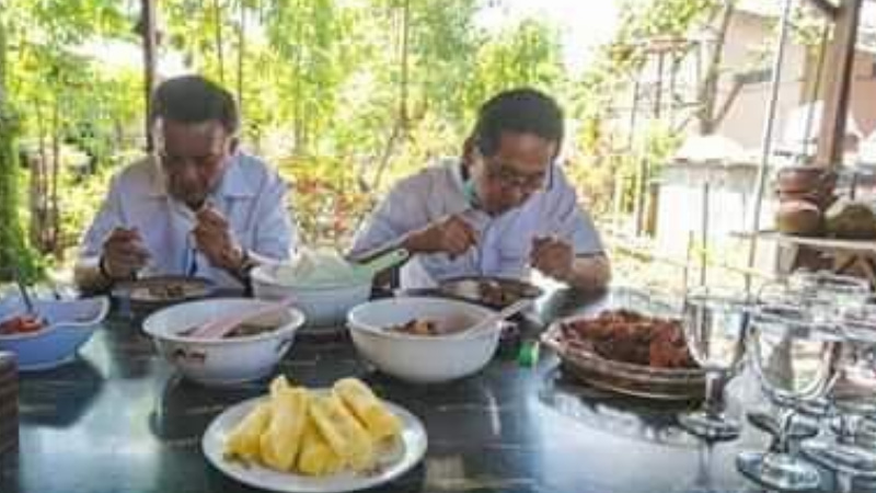 Pengucapan Syukur, Maurits Mantiri - Hengky Honandar Minta Warga Tak Hidangkan Makanan Ekstrim