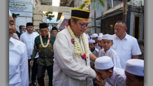 Dikunjungi Airlangga Hartarto, Pengasuh Pesantren Zainul Hasan Genggong: GOLKAR Keluarga Besar Kami