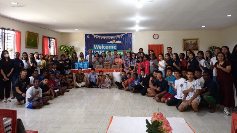 Rayakan HUT ke-70, Jemaat Pioneer Sario Lakukan Kunjungan Kasih ke Panti Asuhan YAPI