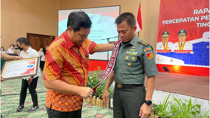 Steven Kandouw Kukuhkan Danrem 131/Santiago Jadi Bapak Asuh Stunting di Sulawesi Utara