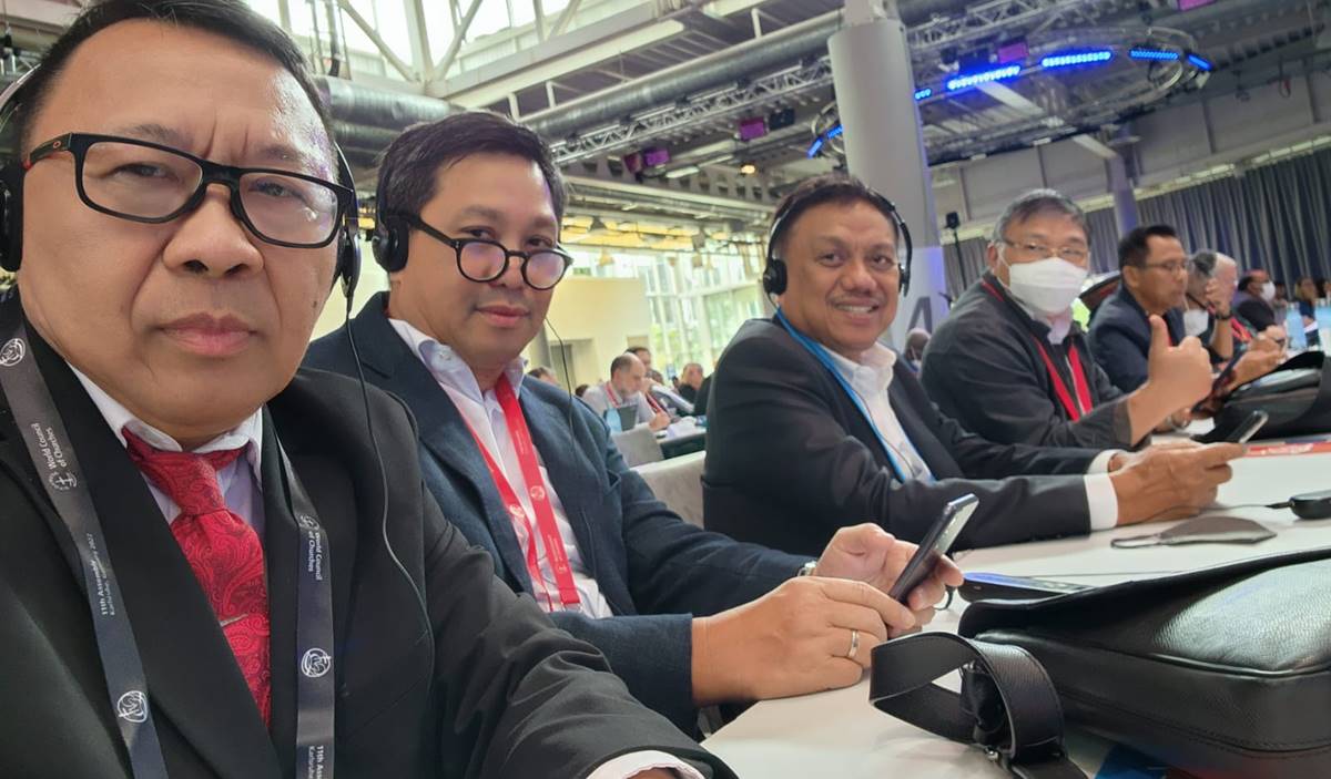 Gambar ini memiliki atribut alt yang kosong; nama berkasnya adalah delegasi-sulut-800x469.jpg
Pdt Lucky Rumopa, Pnt Steven Kandouw, Olly Dondokambey dan Pdt Hein Arina
