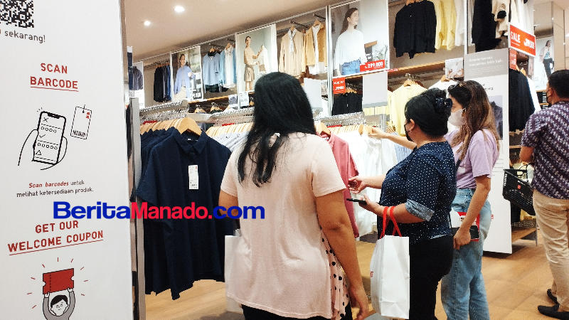 Arai Takashi dan Andrei Angouw Gunting Pita, UNIQLO Pertama di Manado Resmi Dibuka