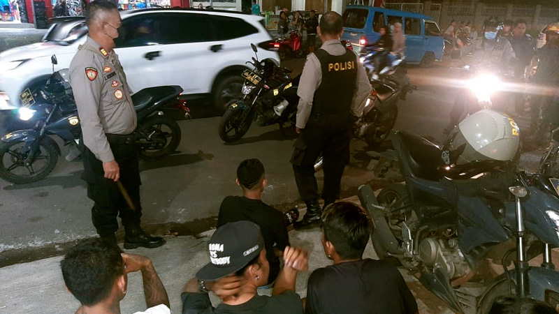 Selipkan Pisau di Pinggang, Pemuda Girian Diamankan Patroli Presisi Saat Pesta Miras