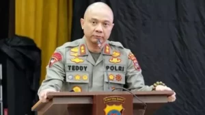 Kapolda Jatim Irjen Teddy Minahasa Kabarnya Ditangkap Kasus Narkoba, Berikut Profil Putra Asal Sulut Tersebut