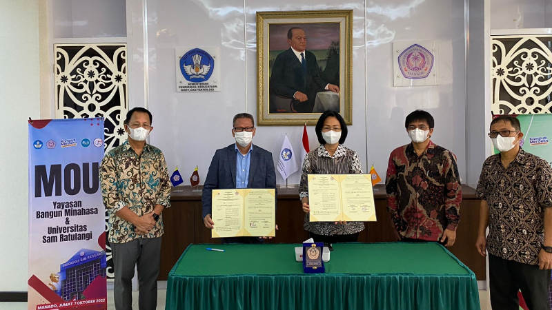 Unsrat dan Yayasan Bangun Minahasa Teken MoU, Puluhan Mahasiswa Dapat Bantuan