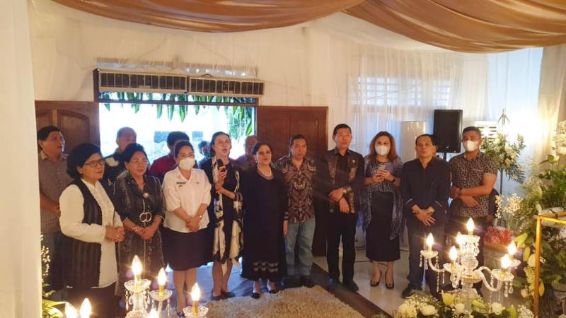 Mengenang Almarhumah Jenny Tumbuan, James Sumendap: Beliau Banyak Berbuat Baik