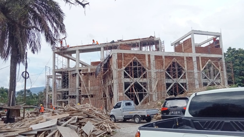 Tak Pakai APD, Pekerja Dilarang Masuki Area Pembangunan Gedung Perpustakaan Daerah Kotamobagu