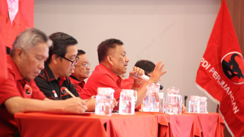 Pemilu 2024, Di Hadapan Olly Dondokambey, Maurits Mantiri Laporkan Target PDI Perjuangan Bitung