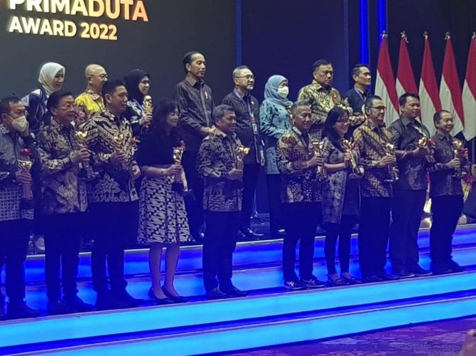 Kepala Daerah Pendukung Ekspor, Olly Dondokambey Terima Penghargaan Primaniyarta dari Presiden Joko Widodo