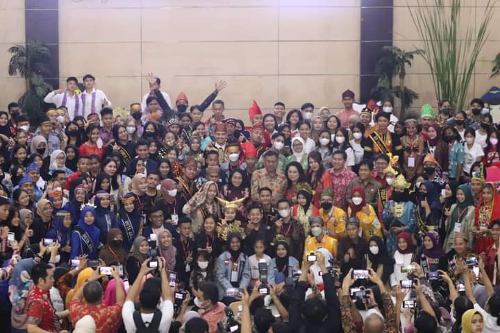 Sulut Tuan Rumah Hari Anak Sedunia, Momentum Sukacita untuk Olly Dondokambey