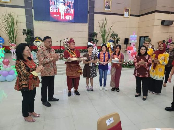 Sulut Tuan Rumah Hari Anak Sedunia, Momentum Sukacita untuk Olly Dondokambey