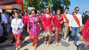 Tampil Menawan, Parade Kebaya Goes To Unesco Dipimpin Rita Tamuntuan dan Kartika Tanos