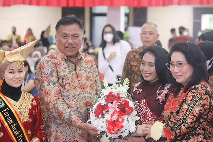 Sulut Tuan Rumah Hari Anak Sedunia, Momentum Sukacita untuk Olly Dondokambey