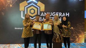 Tatong Bara Terima Dua Penghargaan dari Bapeten untuk RSUD Kotamobagu