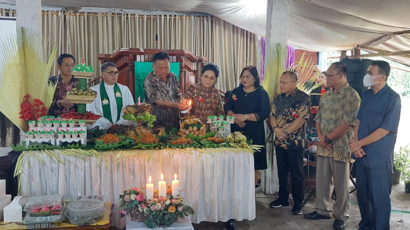 Gubernur Olly Dondokambey Kucur Hampir Rp4 Miliar untuk Pembangunan GMIM El Roi Dimembe