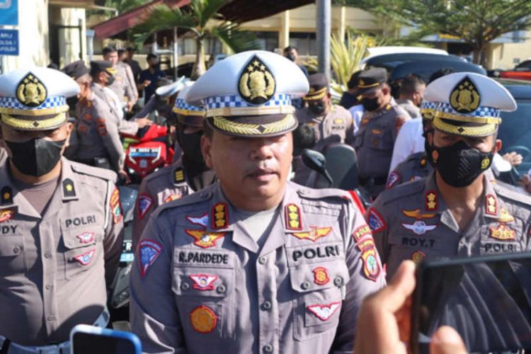 Menuju Era Energi Terbarukan Bebas Emisi Karbon dan Ramah Lingkungan, Personil Polda Sulut Jajal Kendaraan Listrik