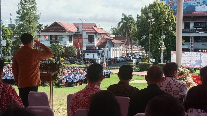 Wakili Olly Dondokambey, Andrei Angouw Titip Harapan Ini untuk Semua Guru
