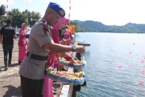 Tabur Bunga di Tandurusa Sambut HUT ke-72 Polairud
