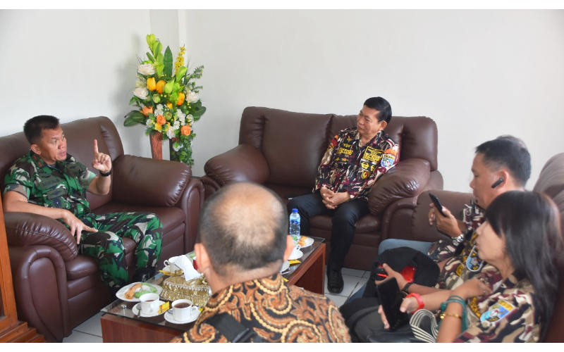 Victor Mailangkay Temui Brigjen TNI Mukhlis, Bahas tentang PBB di Hari Pahlawan