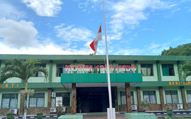 Kodim 1309/Manado Berduka, Bendera Setengah Tiang Dikibarkan