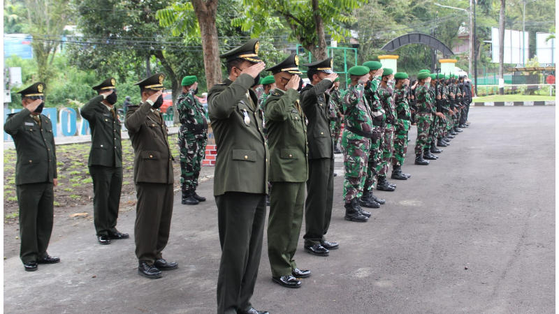 Kolonel Inf Daniel Lalawi Pimpin Upacara Hari Pahlawan, Ingatkan Pentingnya Saling Menghargai 10 Kolonel Inf Daniel Lalawi Pimpin Upacara Hari Pahlawan, Ingatkan Pentingnya Saling Menghargai