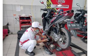 Ingin Lakukan Perjalanan di Akhir Tahun dengan Sepeda Motor, Pastikan Kondisi Kendaraan di AHASS