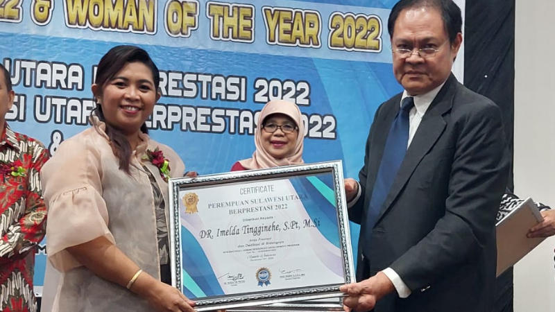 Kadiskominfo Talaud Imelda Tingginehe Raih Penghargaan Perempuan Berprestasi 2022