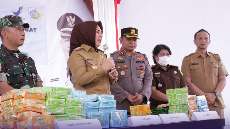 Tatong Bara Siap Cabut Izin Usaha Bagi Pedagang Jual Obat -Obatan Tanpa Hak